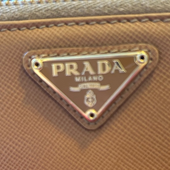 Authentic Vintage Prada Caramel Wallet - Picture 12 of 12